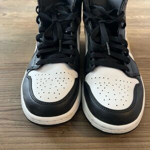 Nike Black and White Sneakers